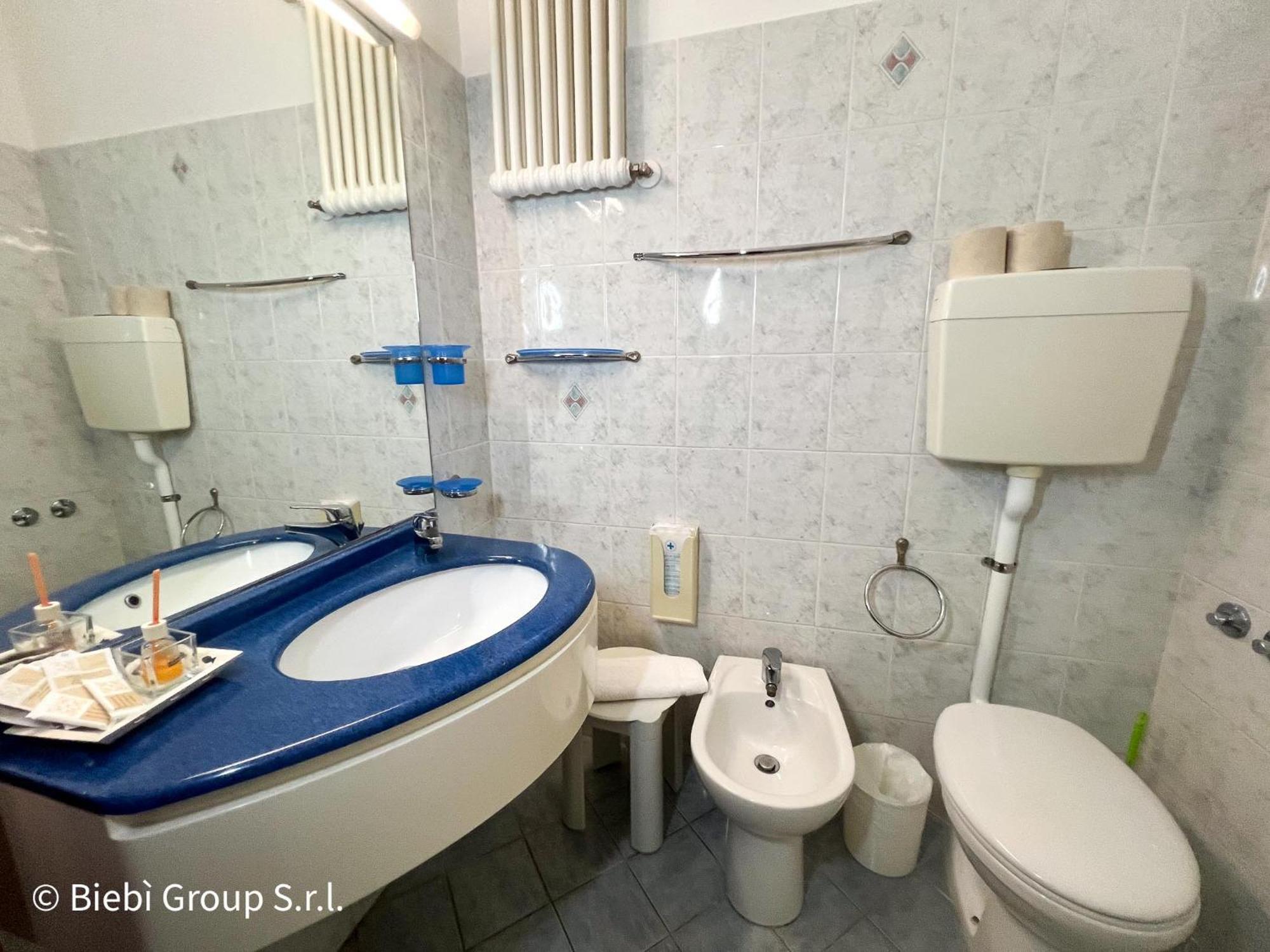 Hotel Giorg - Waterpark Included Rimini Exterior foto