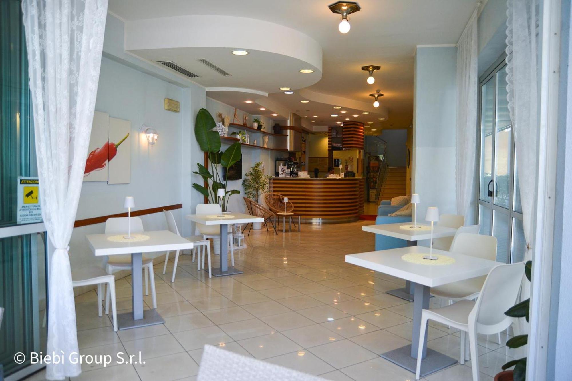 Hotel Giorg - Waterpark Included Rimini Exterior foto